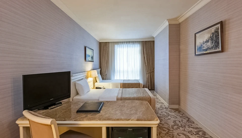 هتل الیت ورد کامفی استانبول